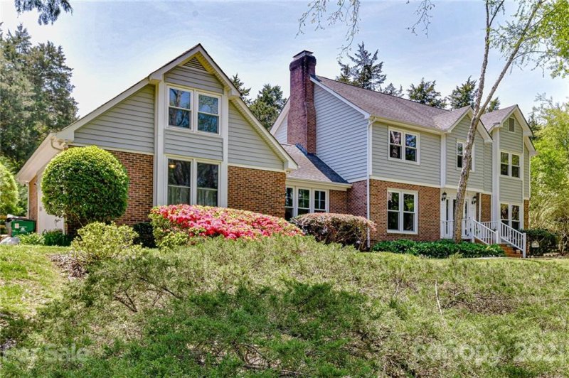 5503 Five Knolls Drive