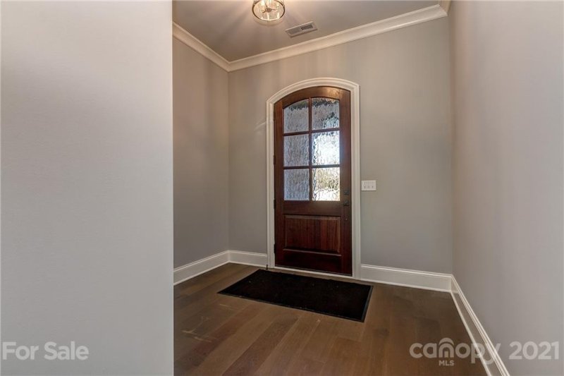 Property image 4 at 211 Audrey Place, Charlotte, NC 28226