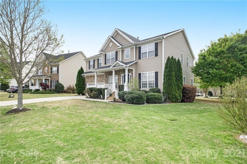 Property image 3 at 570 Evening Mist Drive, Fort Mill, SC 29708