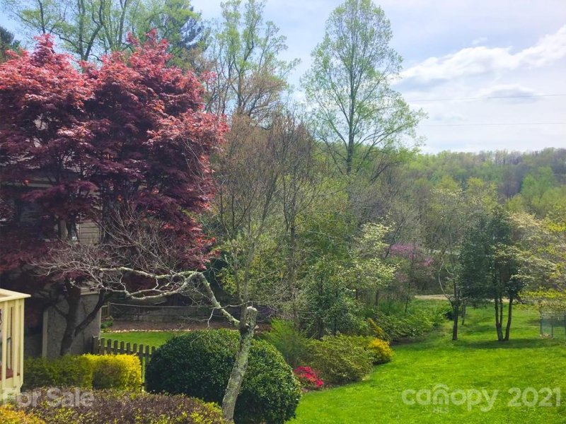 Property image 3 at 8 Creekside Court, Asheville, NC 28803