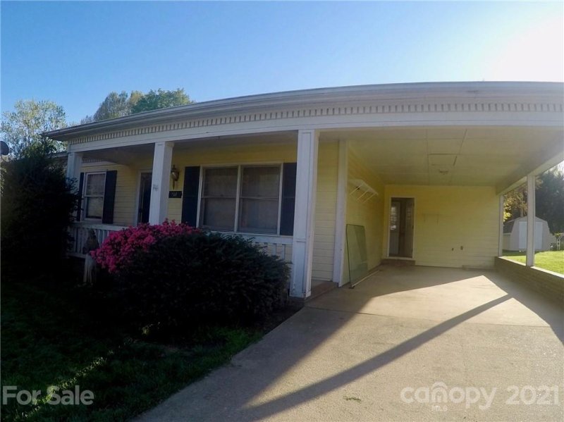 Property image 3 at 3545 Yorkland Drive, Hickory, NC 28601