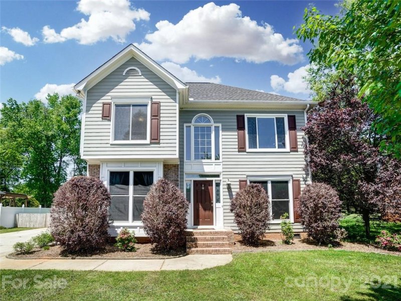1999 Steeplechase Drive