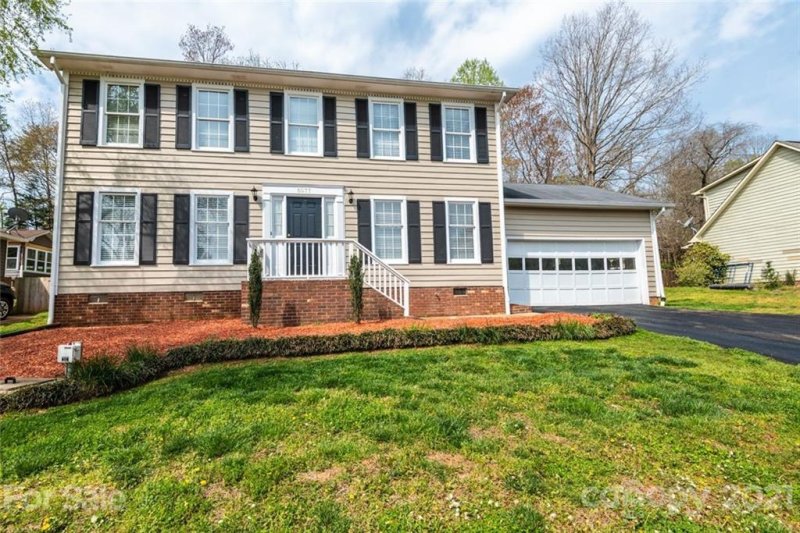 Property image 3 at 6077 Gold Creek Estate Drive, Hickory, NC 28602