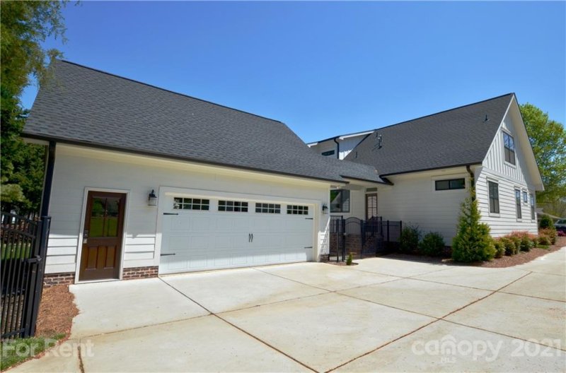 Property image 2 at 704 Langtree Road, Mooresville, NC 28117