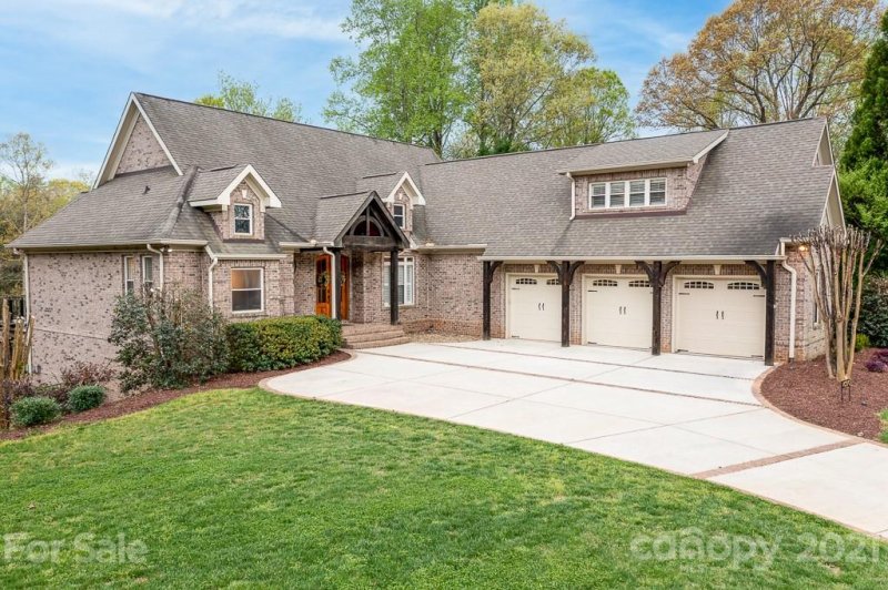 Property image 3 at 4290 Barbrick Street, Sherrills Ford, NC 28673