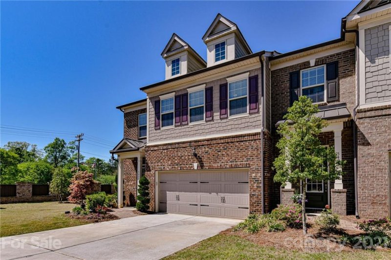 Property image 2 at 5403 Shannon Bell Lane, Charlotte, NC 28277