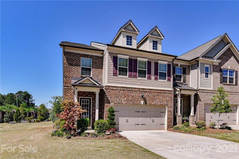 Property image 3 at 5403 Shannon Bell Lane, Charlotte, NC 28277