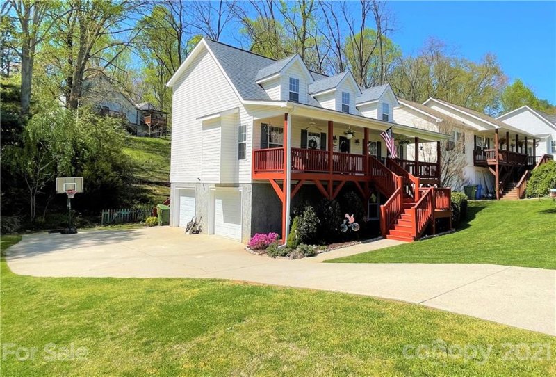 Property image 3 at 17 Grove Garden Avenue, Candler, NC 28715