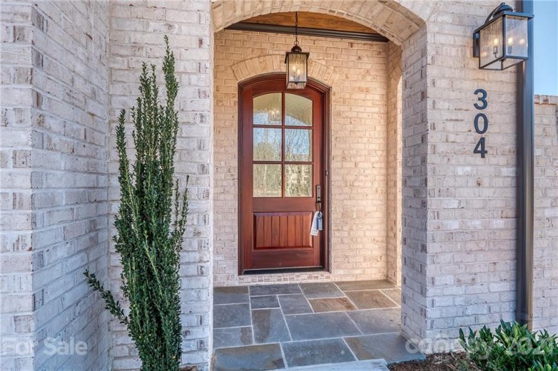 Property image 3 of 301 Audrey Place in Sutton Hall, Charlotte, NC 28226