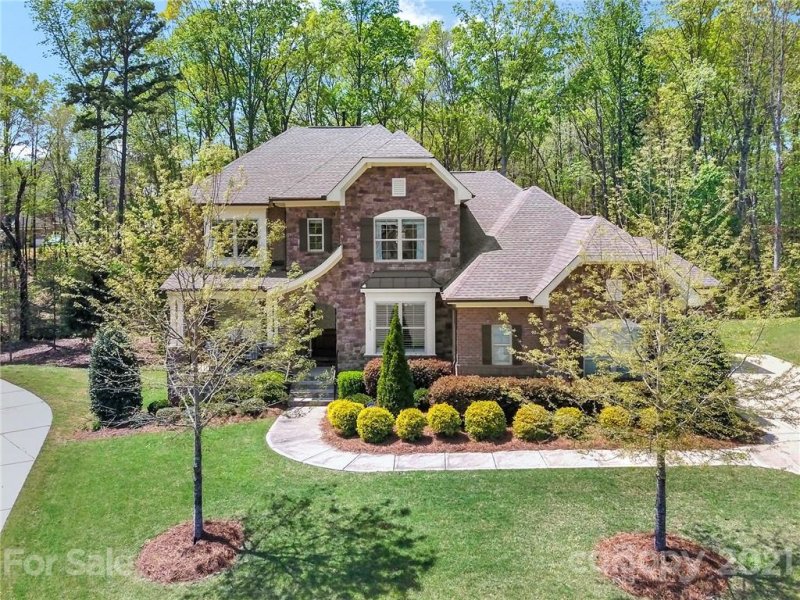 712 Chase Court