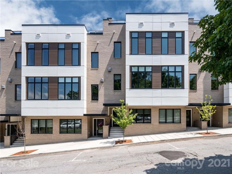 Property image 2 at 12 Bauhaus Court, Asheville, NC 28801