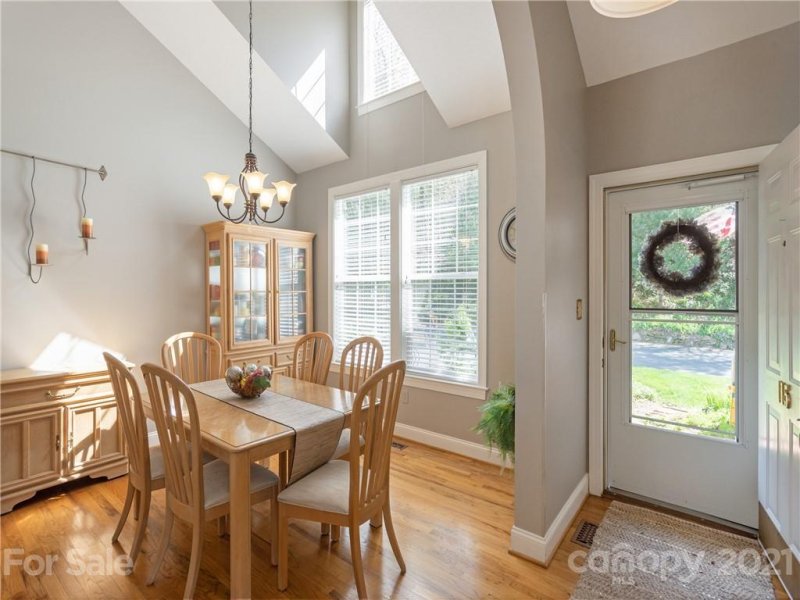 Property image 2 at 115 Hibiscus Lane, Asheville, NC 28803