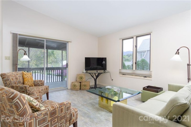 Property image 3 at 1e Lynx Drive, Black Mountain, NC 28711