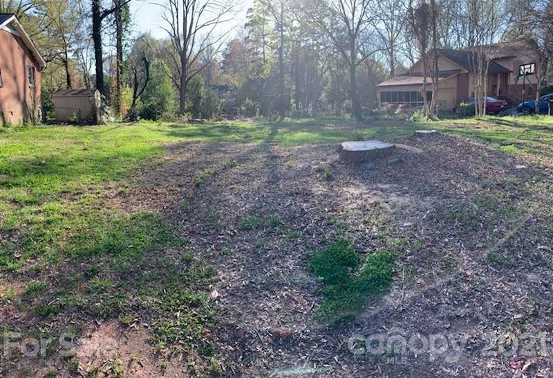 Property image 3 at 2300 Lanecrest Drive, Charlotte, NC 28215