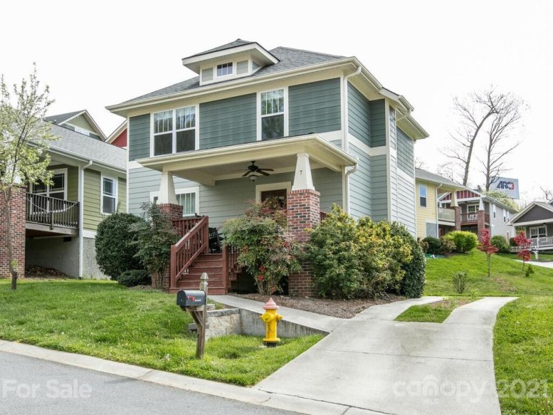 Property image 2 at 7 Teems Lane, Asheville, NC 28805