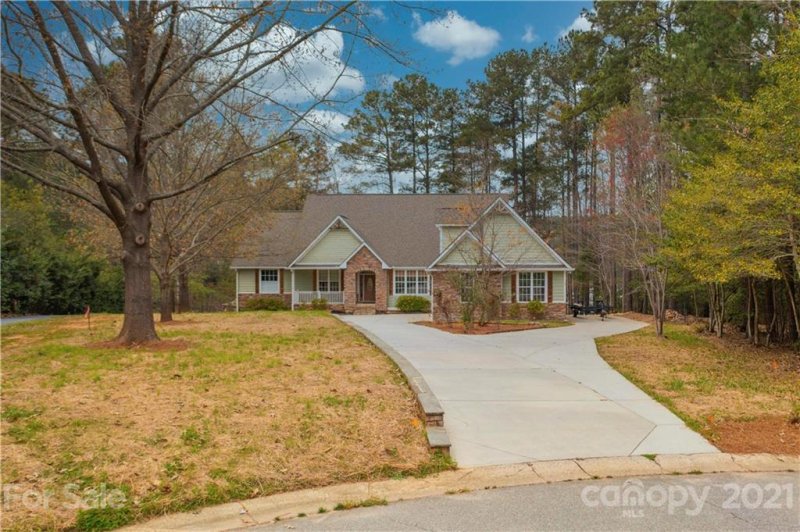 Property image 3 at 2431 Wellesbourne Lane, Sherrills Ford, NC 28673