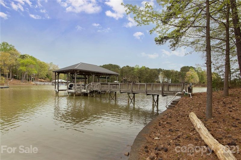 Property image 4 at 2431 Wellesbourne Lane, Sherrills Ford, NC 28673