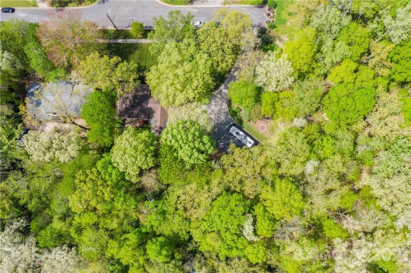 Property image 5 at 1800 Lumarka Drive, Charlotte, NC 28212