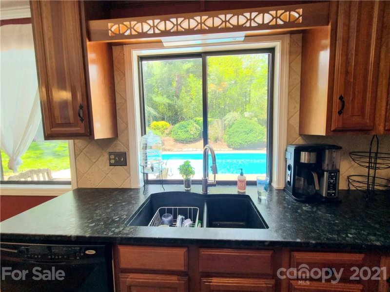 Property image 4 at 19 Poplar Court, Hendersonville, NC 28792