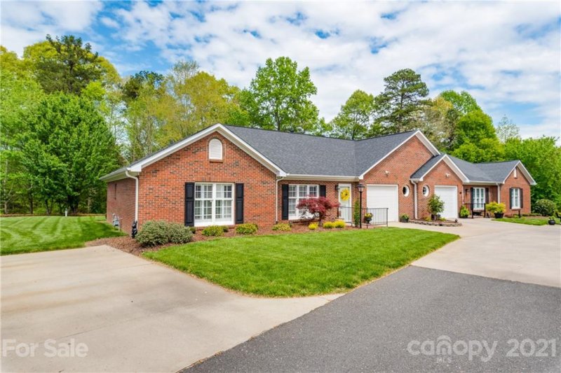 Property image 2 at 2224 Windsor Woods Drive, Gastonia, NC 28054