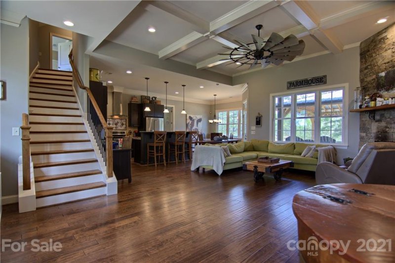 Property image 2 at 68 Stone Cottage Lane, Landrum, SC 29356