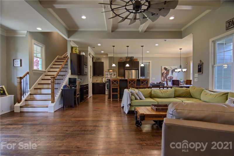 Property image 3 at 68 Stone Cottage Lane, Landrum, SC 29356