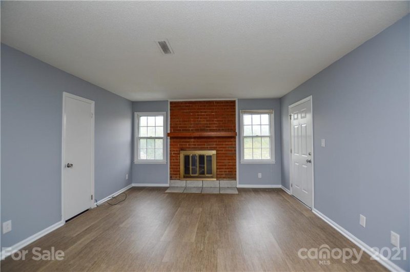 Property image 5 at 911 Nottingham Drive, Gastonia, NC 28054