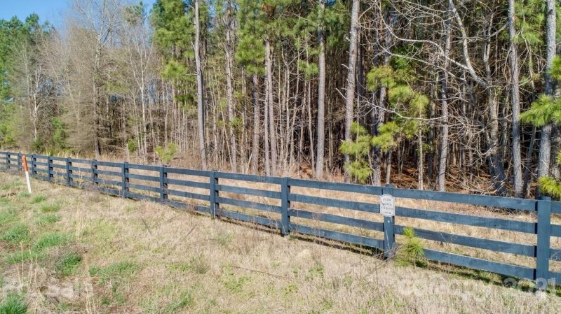 34 Charlotte Highway