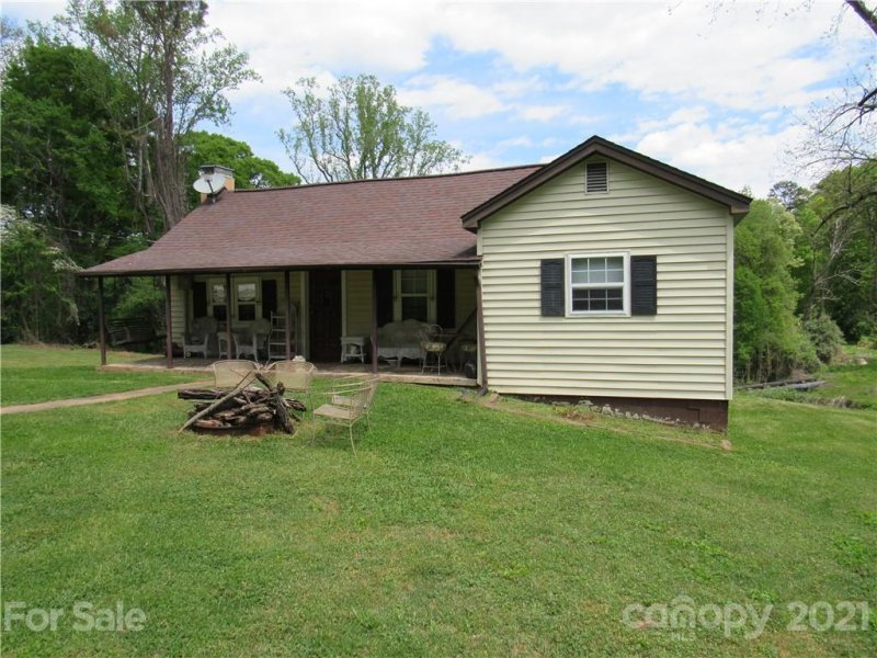 Property image 3 at 300 13th Street, Belmont, NC 28012