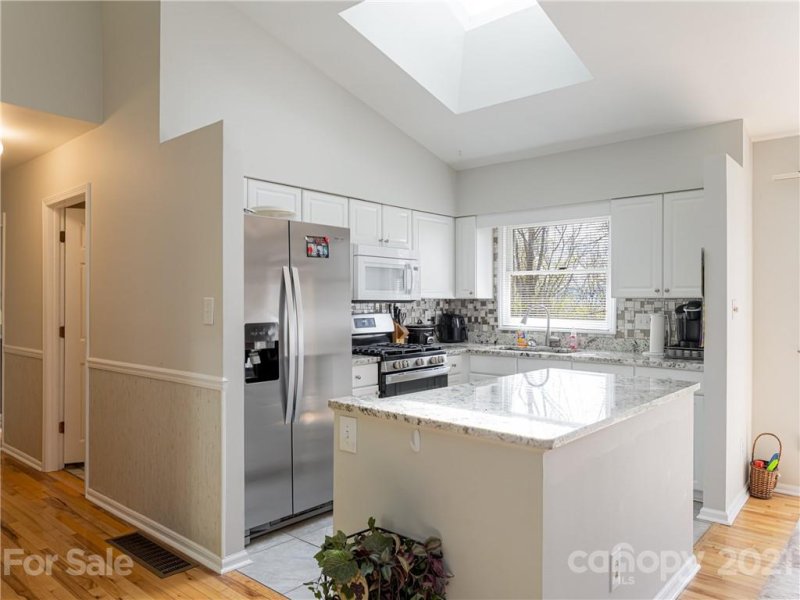 Property image 4 at 83 Tuckaway Drive, Asheville, NC 28803