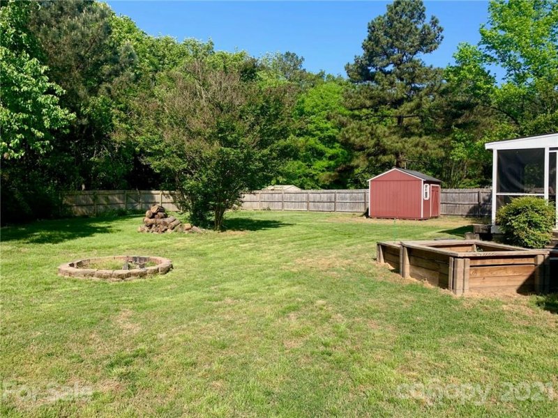 Property image 3 at 15100 Catawba Circle, Matthews, NC 28104