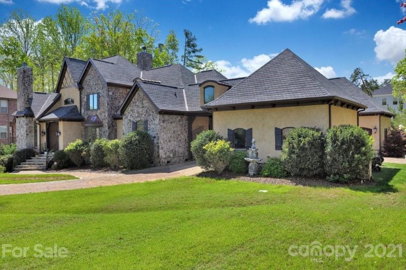 Property image 2 at 16535 Bastille Drive, Charlotte, NC 28278