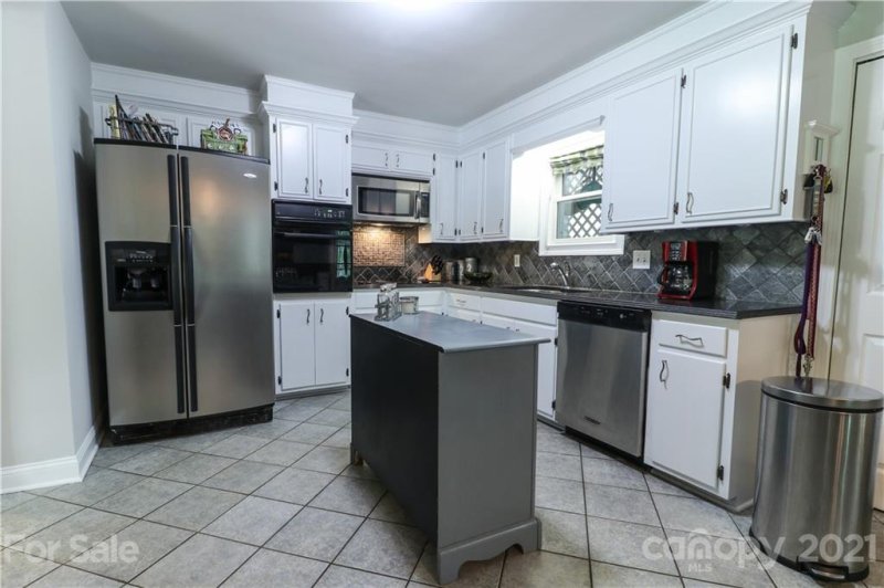 Property image 3 at 215 30th Avenue, Hickory, NC 28601