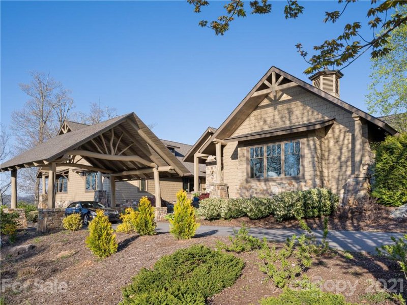 Property image 3 at 11 Redtail Ridge Road, Asheville, NC 28806