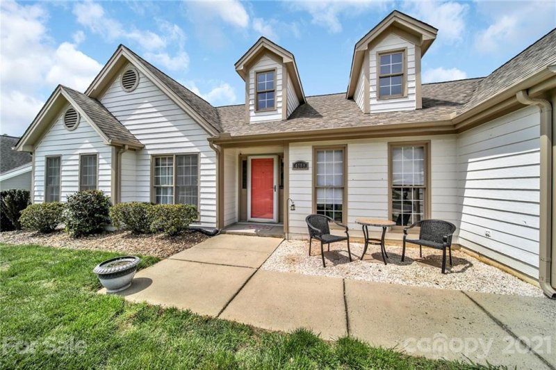 Property image 3 at 4209 Wynborough Lane, Charlotte, NC 28269