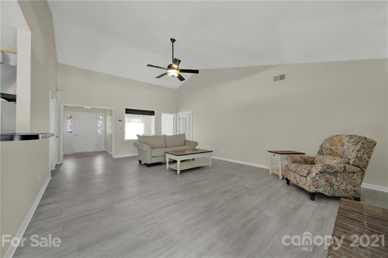 Property image 4 at 4209 Wynborough Lane, Charlotte, NC 28269