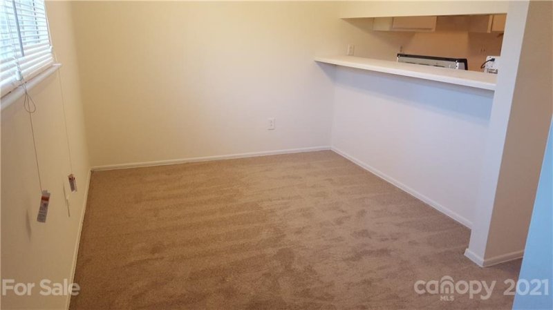 Property image 3 at 1605 Merry Oaks Road, Charlotte, NC 28205