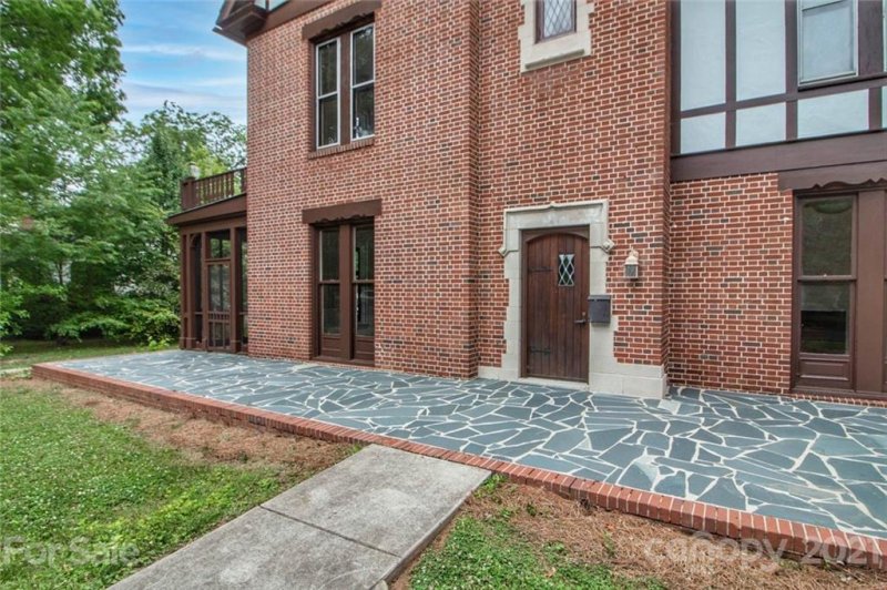 Property image 3 at 412 Davie Avenue, Statesville, NC 28677