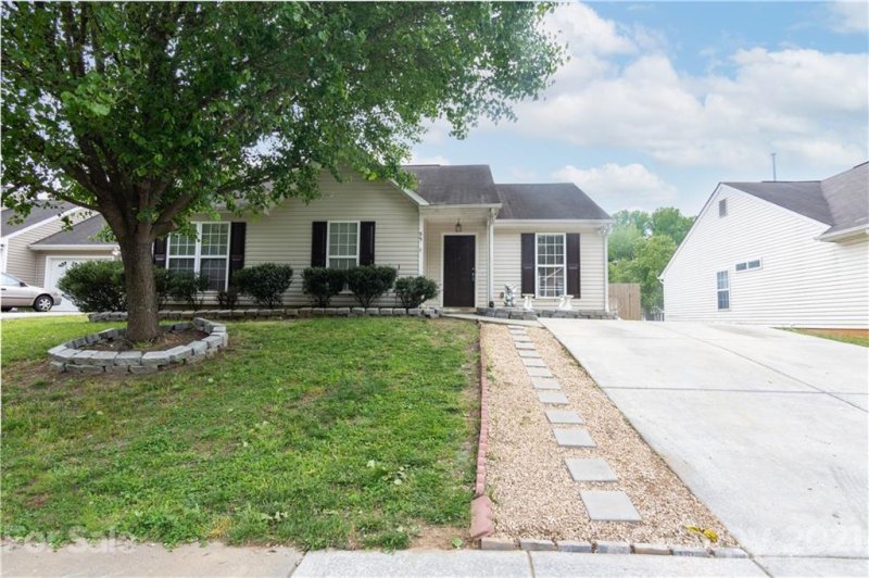 Property image 2 at 5531 Stone Bluff Court, Charlotte, NC 28214