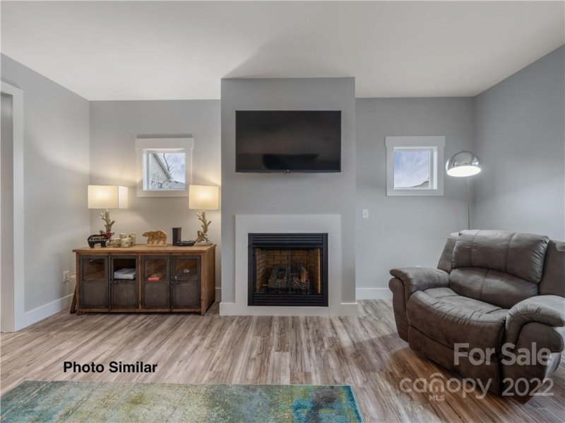 Property image 4 at 31 Alice Clement Lane, Asheville, NC 28803