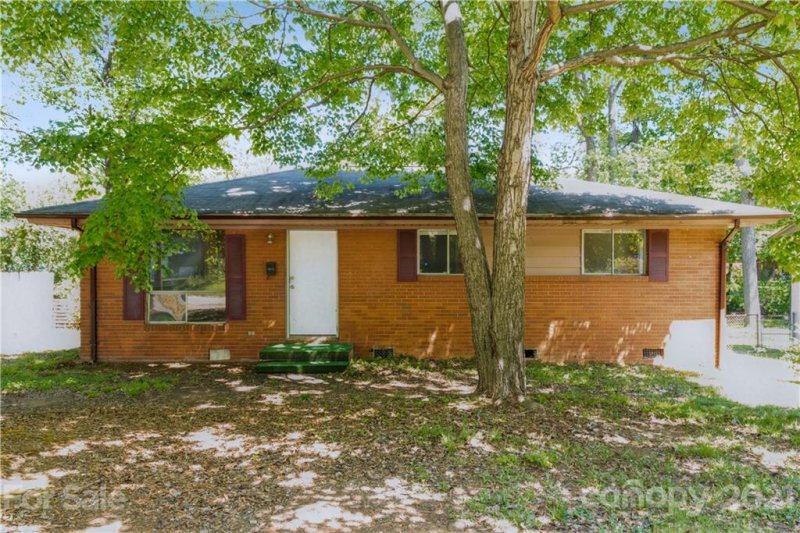 Property image 3 at 4913 Clintwood Drive, Charlotte, NC 28213