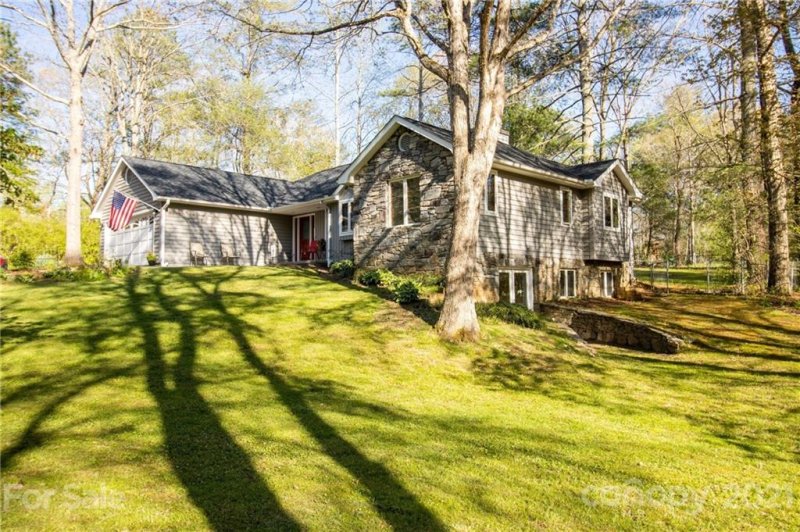 Property image 2 at 30 Mallard Trail, Hendersonville, NC 28792