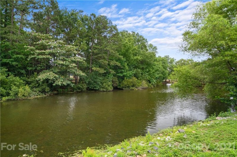 Property image 2 at 8071 Cedar Glen Drive, Charlotte, NC 28212