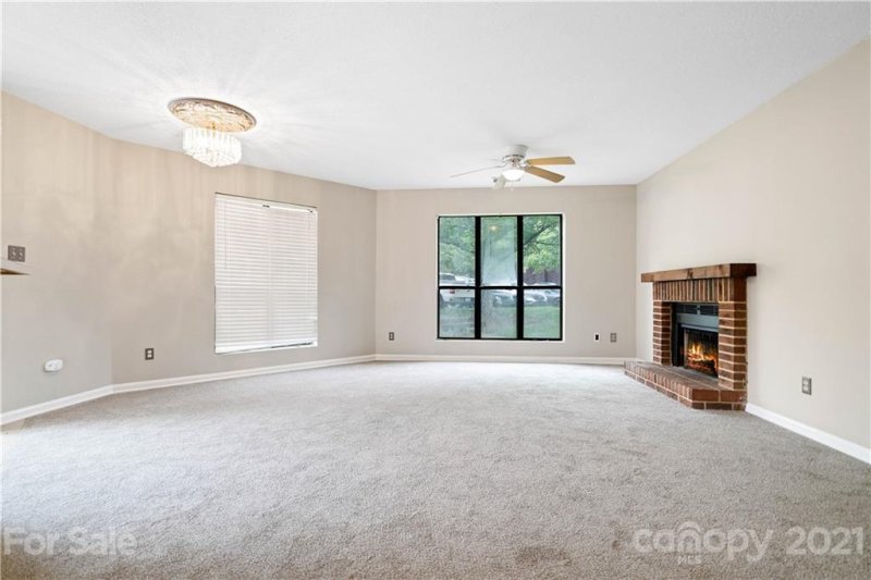 Property image 5 at 8071 Cedar Glen Drive, Charlotte, NC 28212