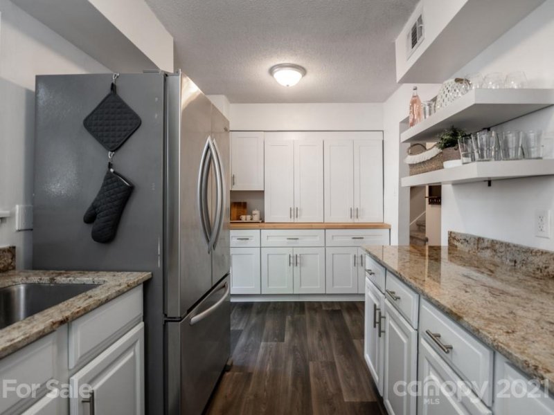 Property image 4 at 3735 Winding Creek Lane, Charlotte, NC 28226