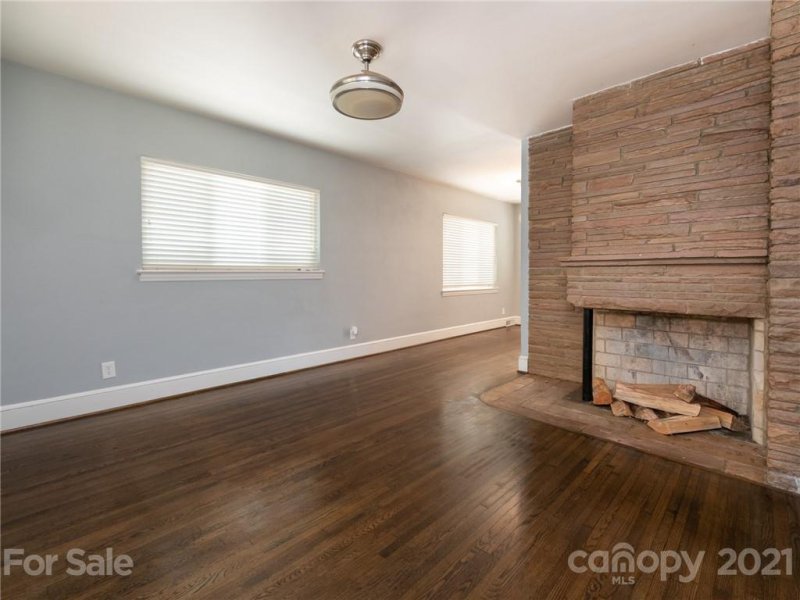 Property image 3 at 4200 Sheridan Drive, Charlotte, NC 28205