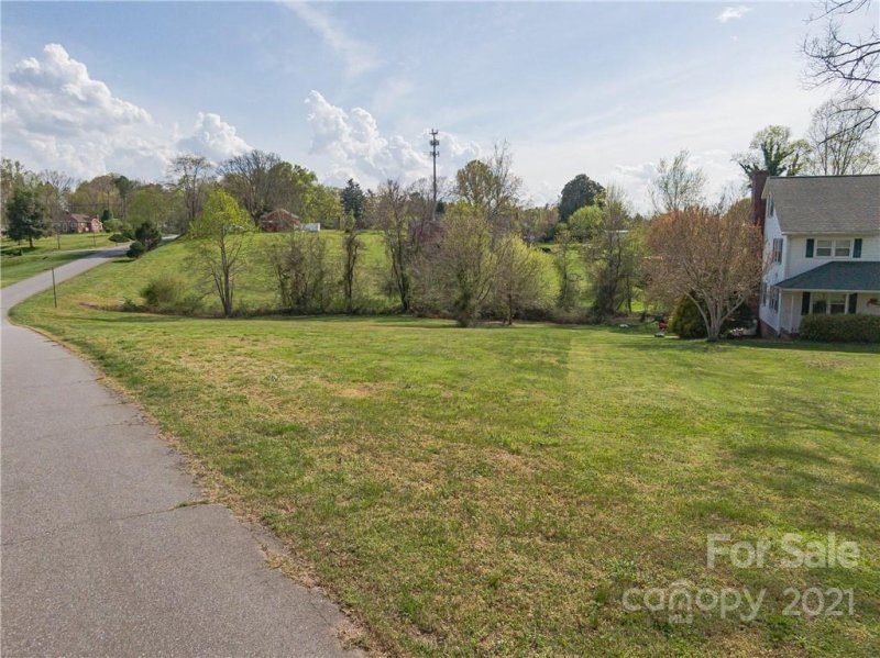 Property image 3 at 2156 E Winds Avenue, Morganton, NC 28655