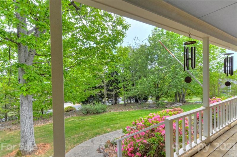 Property image 3 at 9001 Crosstimbers Drive, Charlotte, NC 28215