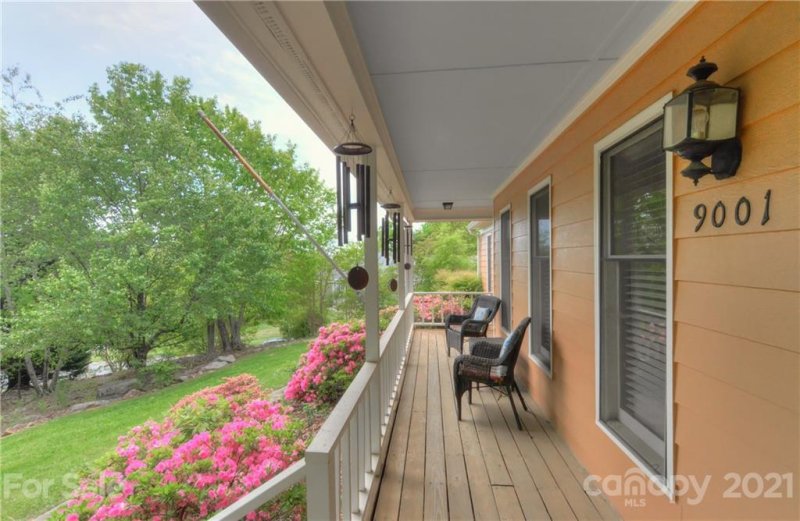 Property image 4 at 9001 Crosstimbers Drive, Charlotte, NC 28215