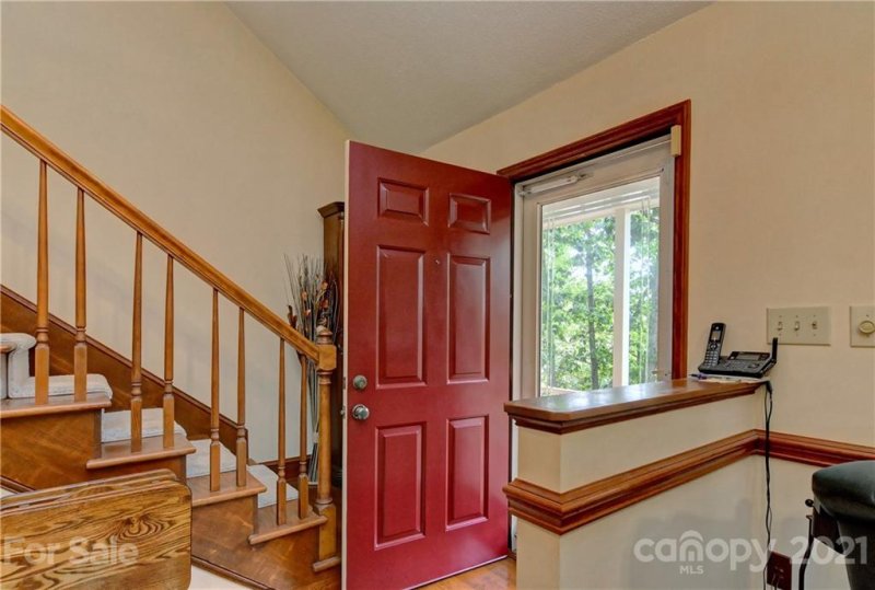 Property image 5 at 9001 Crosstimbers Drive, Charlotte, NC 28215